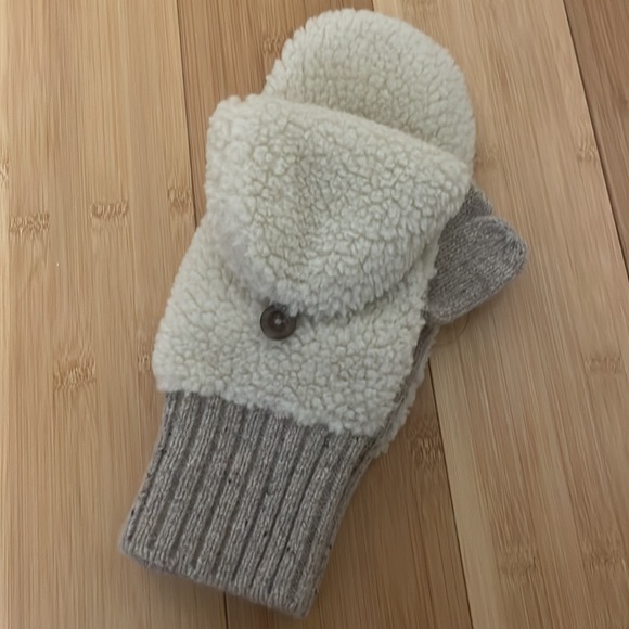 Madewell Teddy Glove Mittens - Picture 2 of 3